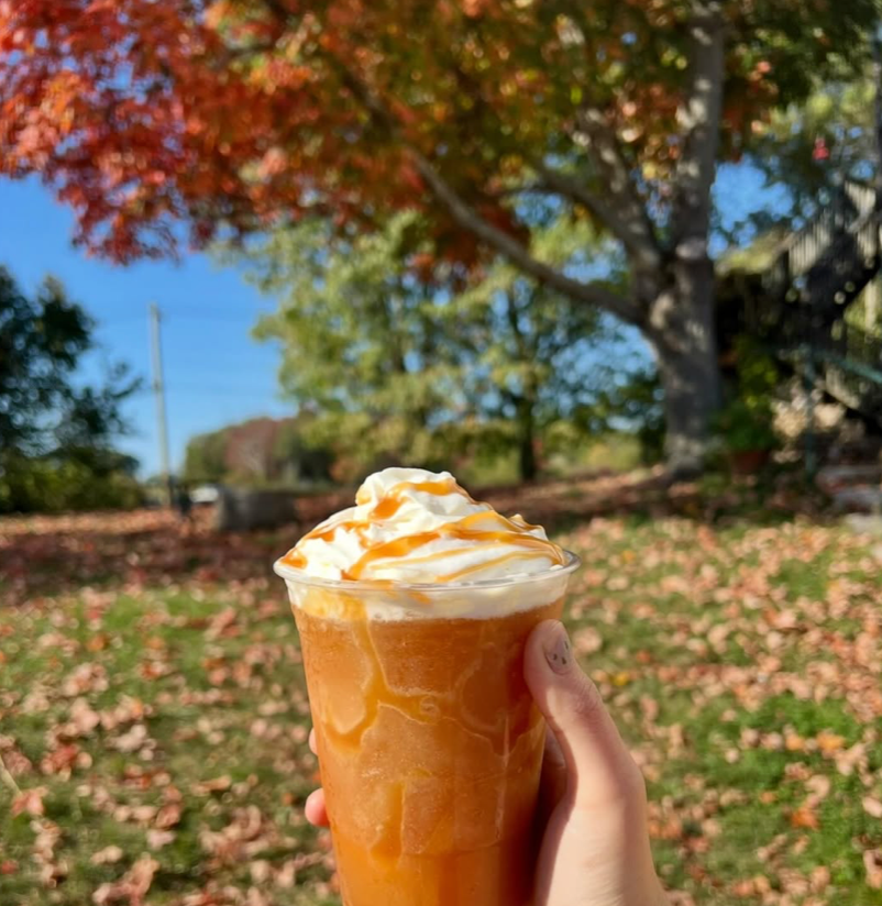 Apple Cider Slushie w Toppings